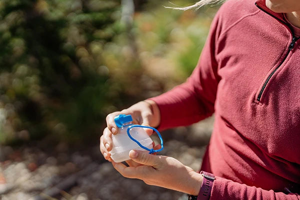 Sawyer Squeeze Water Filtration System w/ Cnoc Premium 1L Bottle